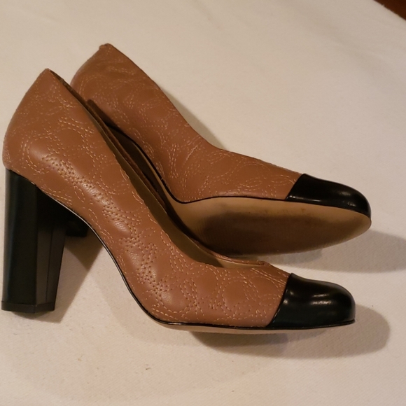 Ann Taylor Pump - Picture 2 of 5